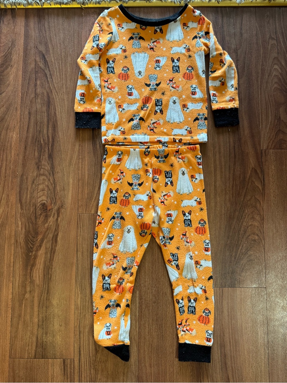 Halloween Ghosts & Cats Pajama Set Size 3T